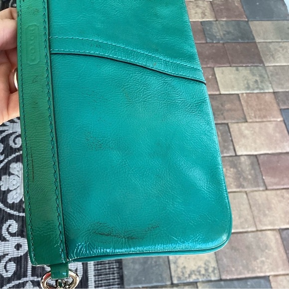 Coach Clutch - Picture 3 of 5